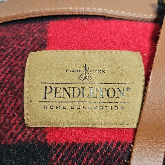 Pendleton Mosier Motor Robe Blanket Fringed Red Buffalo Plaid Wool Leather Strap - Picture 3 of 13